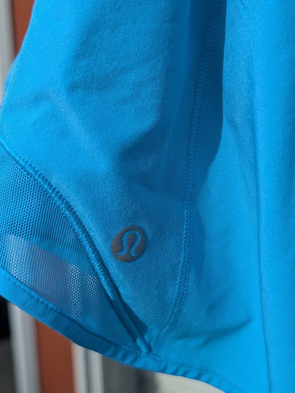Lululemon Hotty Hot Shorts True Navy Blue Mid Rise 4" Inseam Size 6 Running Yoga - Picture 3 of 4